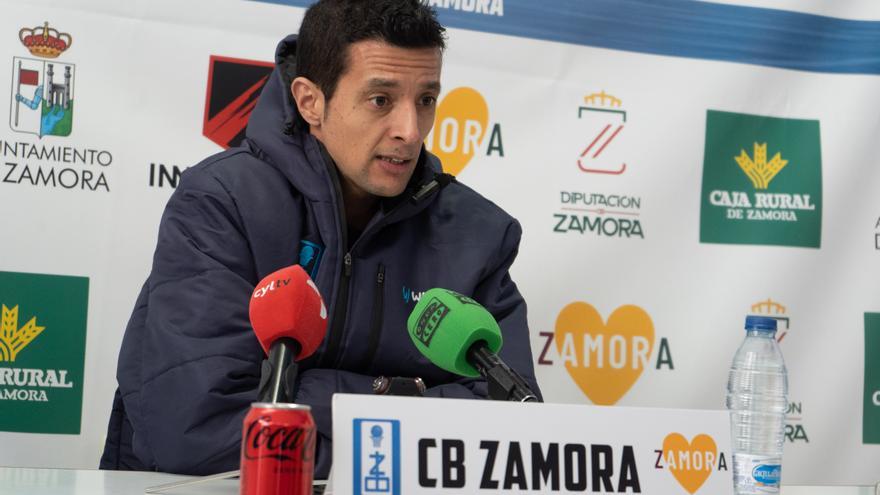Saulo Hernández, entrenador del CB Zamora: &quot;El equipo tiene nivel para ganar cualquiera de los 8 partidos que tenemos&quot;