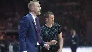 El entrenador del Telekom Bonn admite que espió a Ibon Navarro durante el partido