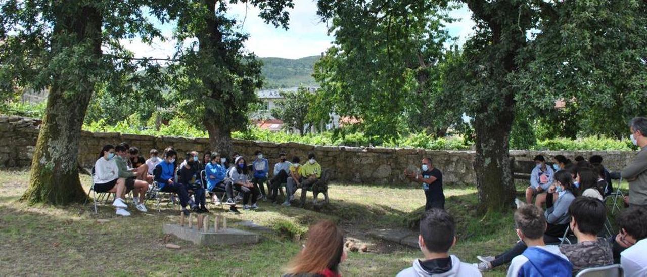 Una partida de bolos celtas en Amoedo. / M. Míguez