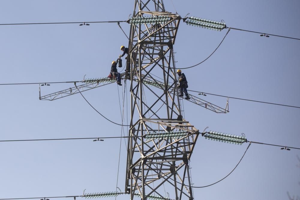 Desmantellament de la línia de 220kV entre Vic i Bescanó.