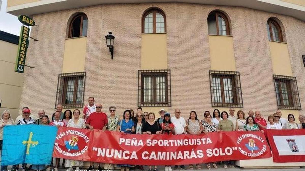 La peña sportinguista Nunca Caminarás Solo, en Toledo