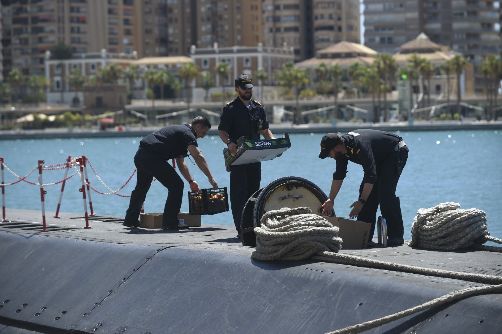 El submarino S-74 Tramontana atraca en el Puerto de Málaga