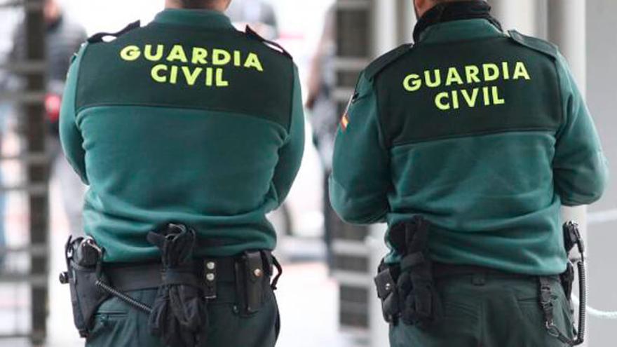 A Tenerife neighbor arrested for corruption of minors and sexual assault