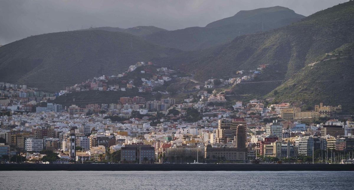 Santa Cruz de Tenerife desde el mar.