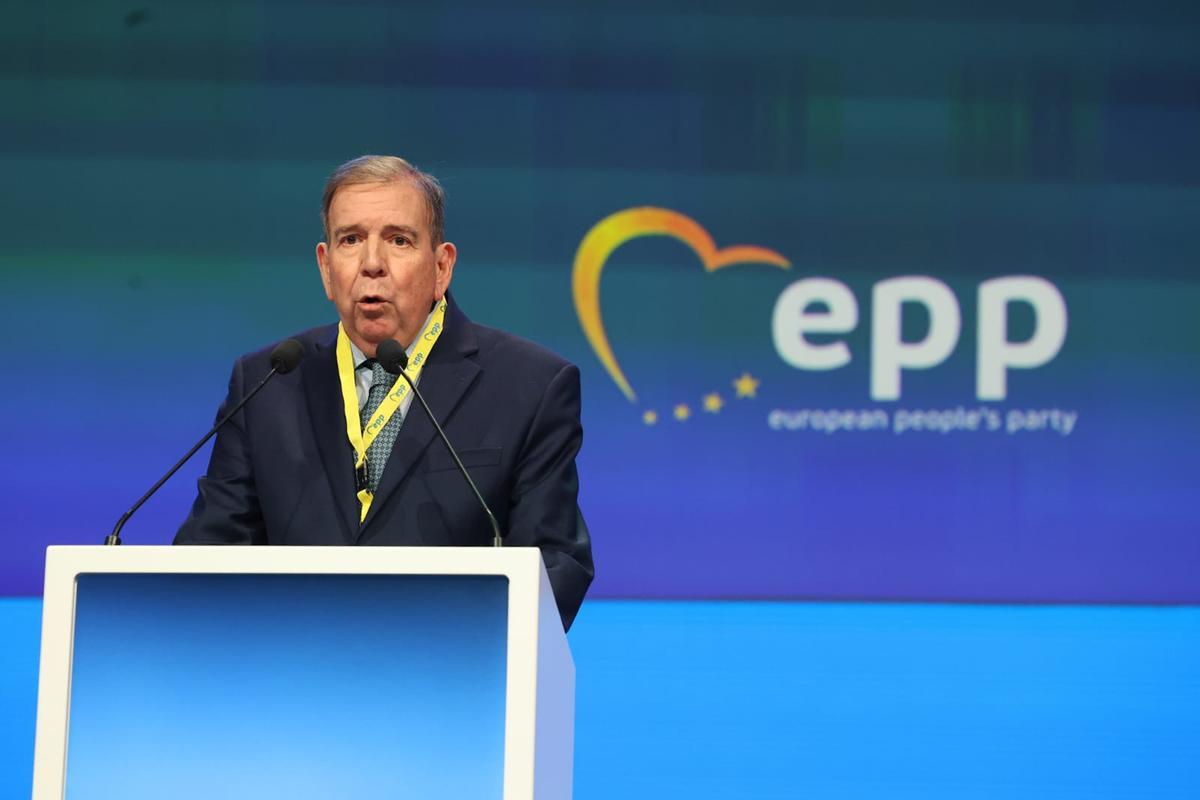 Edmundo González en el congreso del PPE