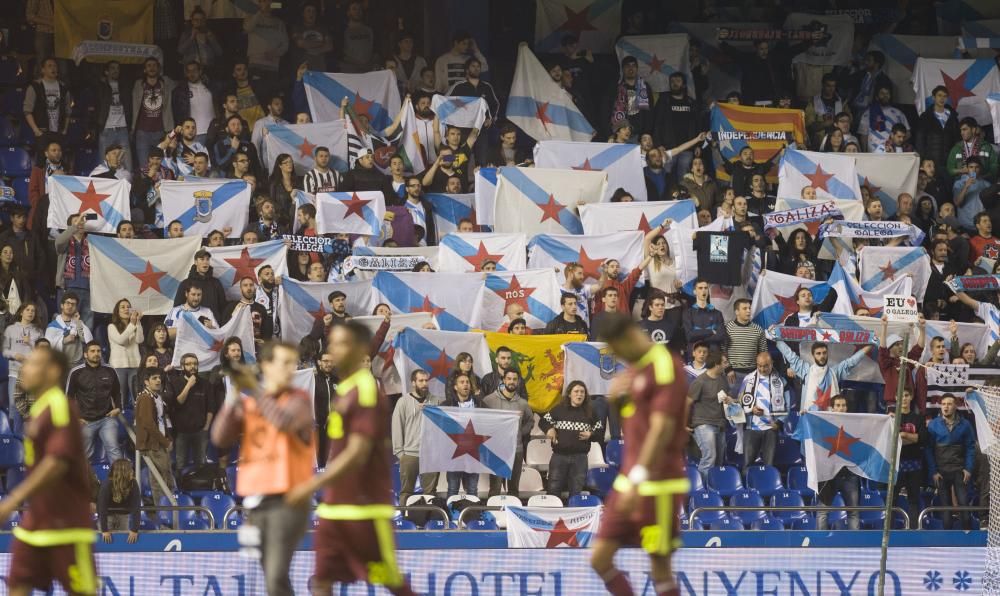 Gran ambiente en el Galicia-Venezuela de Riazor