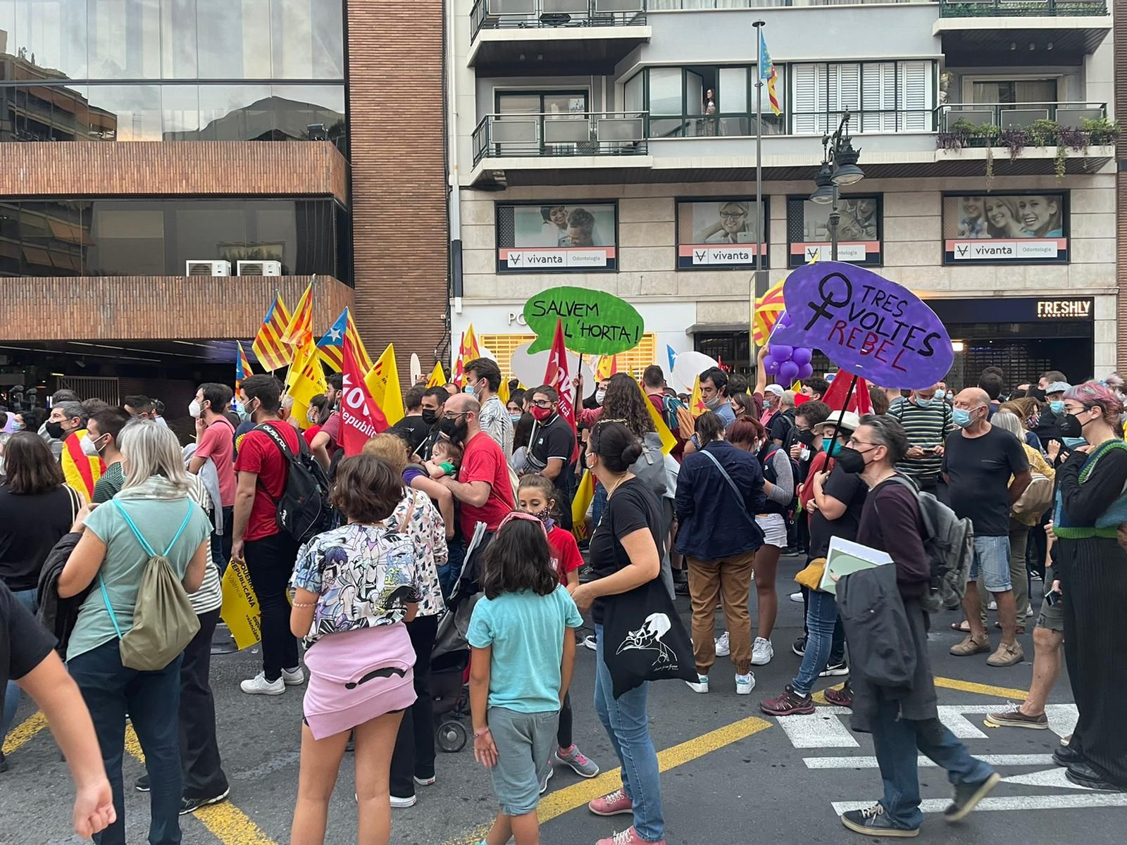 Así han sido las manifestaciones antifascistas del 9 d'Octubre en València  - Levante-EMV