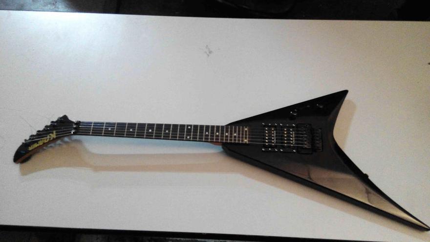 Una guitarra &#039;valenciana&#039; para el Hard Rock