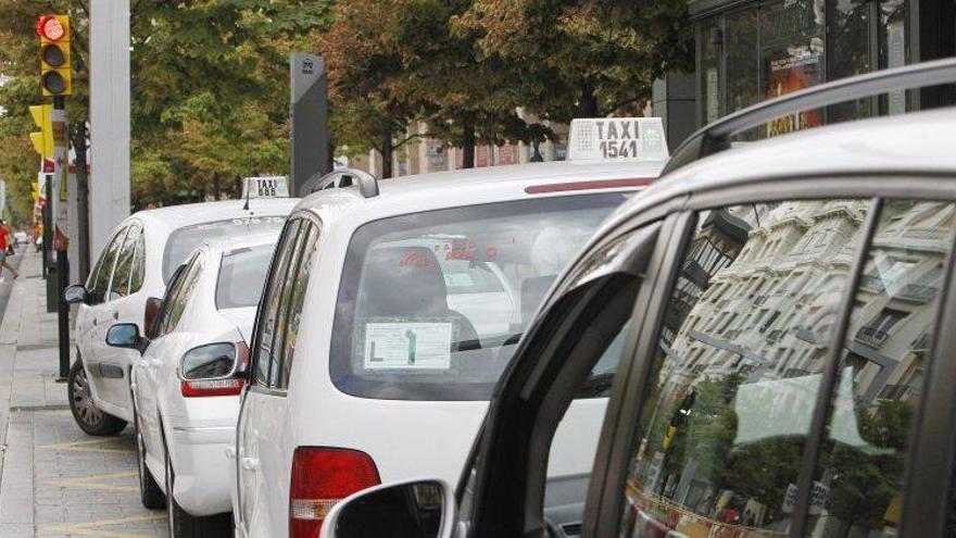 Los taxistas se ofrecerán para sustituir las líneas de autobús más deficitarias