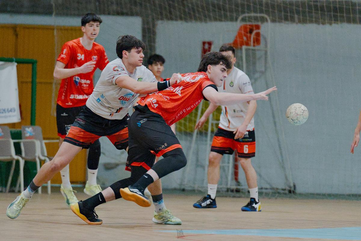 Imagen del partido entre el Culleredo y el Lalín la pasada semana en Tarrío.