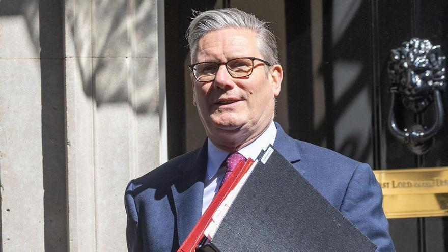 Starmer afronta una reunión crucial del Gobierno británico ante crecientes peticiones de dimisión