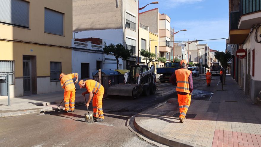 Vila-real acomete el resaltado de diferentes calles del casco urbano y caminos rurales