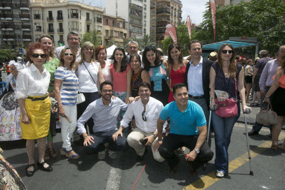 Ediles populares, socialistas y de UPyD más la diputada Elisa Díaz posan en Luceros