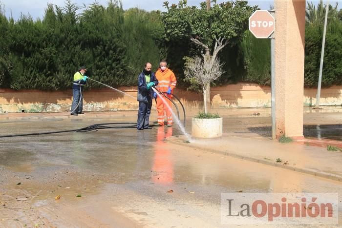 Limpian Los Alcázares tras las fuertes lluvias de los últimos días