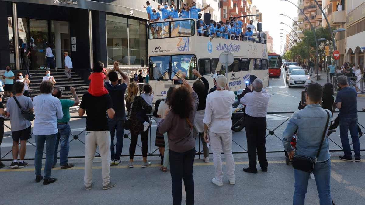 Imágenes de la celebración en casa de la UD Ibiza