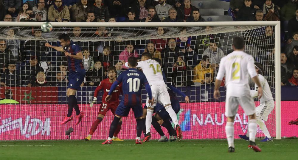 Las mejores imágenes del Levante UD - Real Madrid