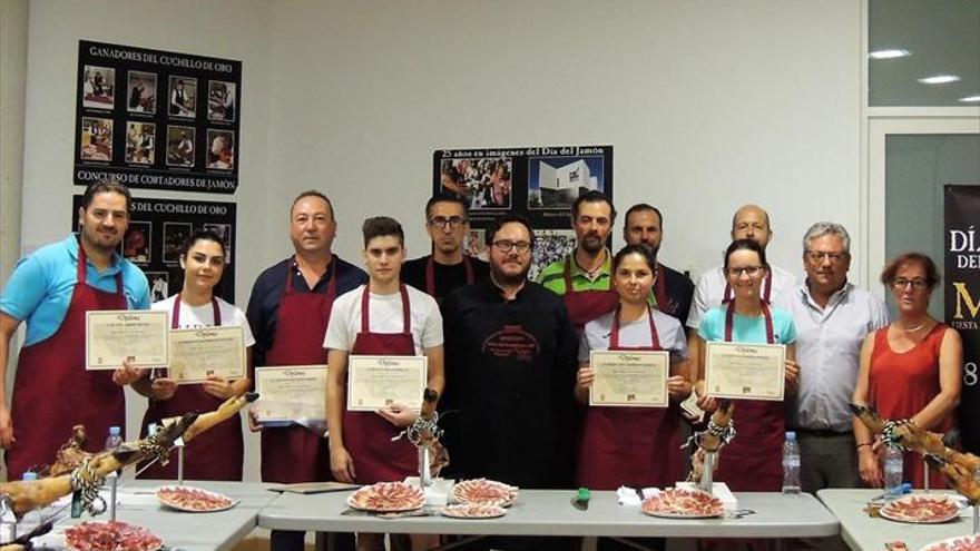 200 cortadores de jamón se forman con cursos gratuitos