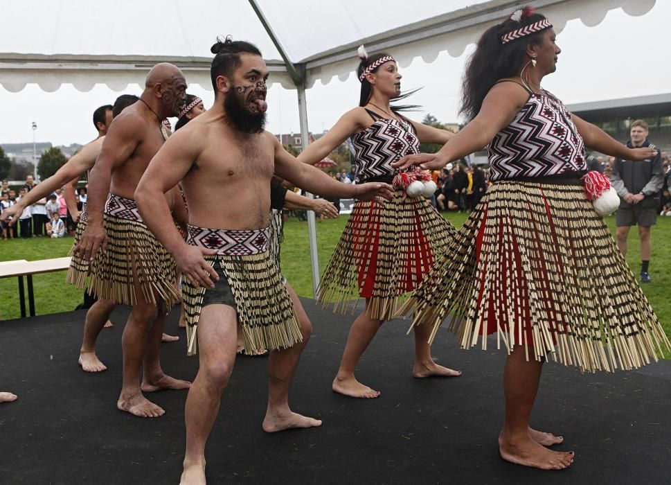 Los All Blacks dirigen un entrenamiento con alumnos en Gijón