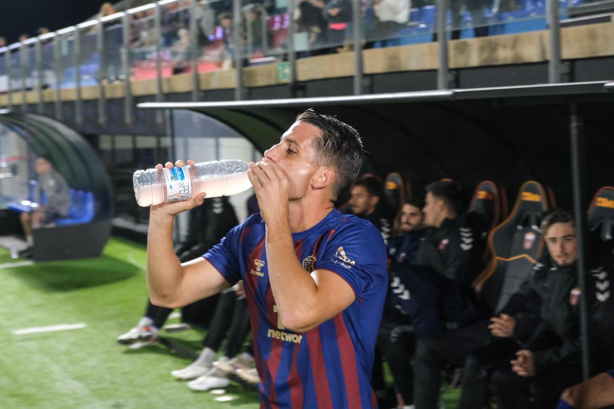 Las mejores imágenes del CD Eldense - SD Huesca (2-1) de la Jornada 13 de la Liga Hypermotion Las mejores imágenes del CD Eldense - SD Huesca (2-1) de la Jornada 13 de la Liga Hypermotion