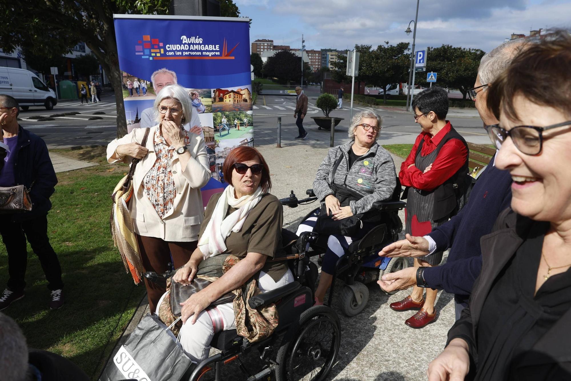 EN IMÁGENES: Avilés dedica una plaza pública a las personas mayores