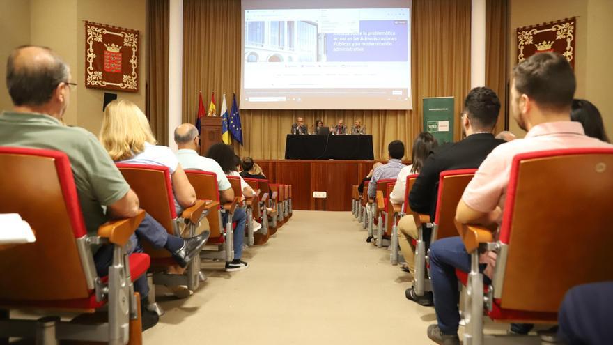 El Cabildo de Lanzarote acoge la jornada sobre la modernización de las administraciones públicas