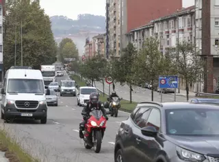 Las ayudas al billete del autobús municipal en Gijón vuelven a estar en riesgo (y este es el motivo)