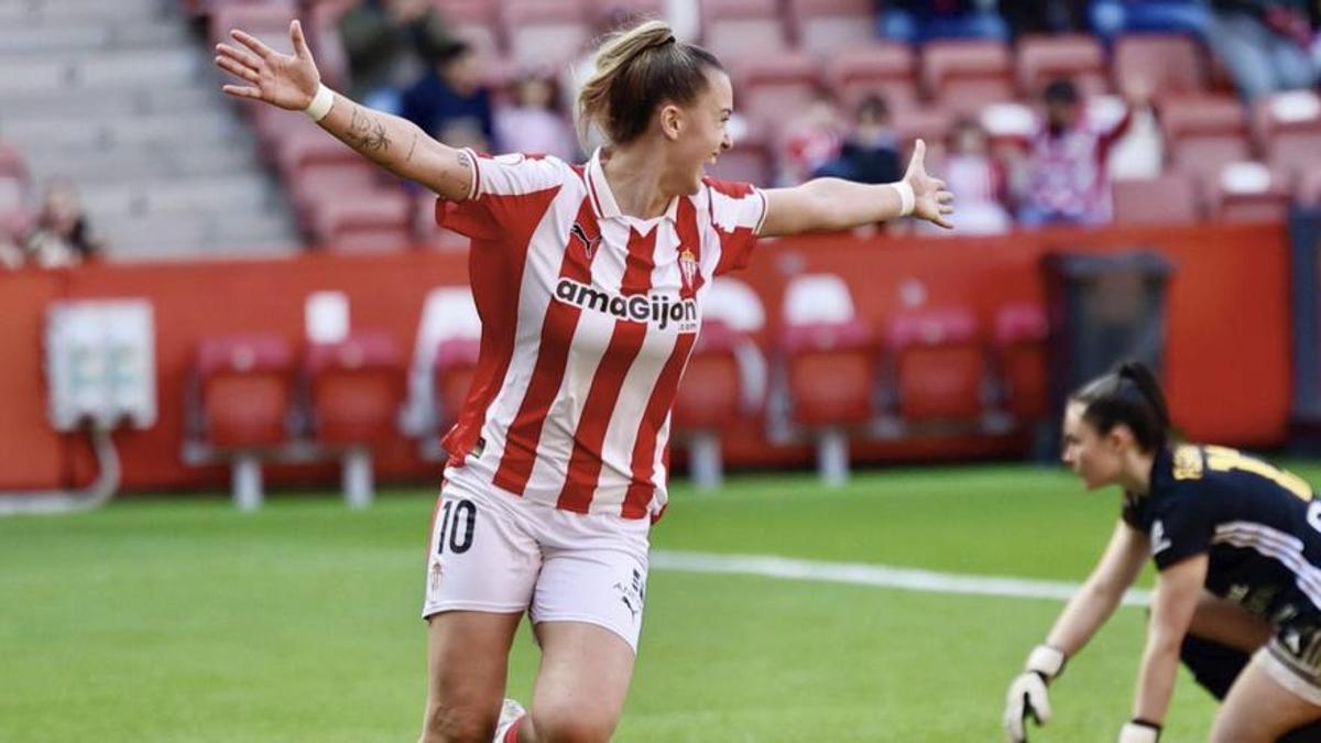 Antía celebra el 1-0 del Sporting ante el Olímpico de León, ayer, en El Molinón. | MARCOS LEÓN