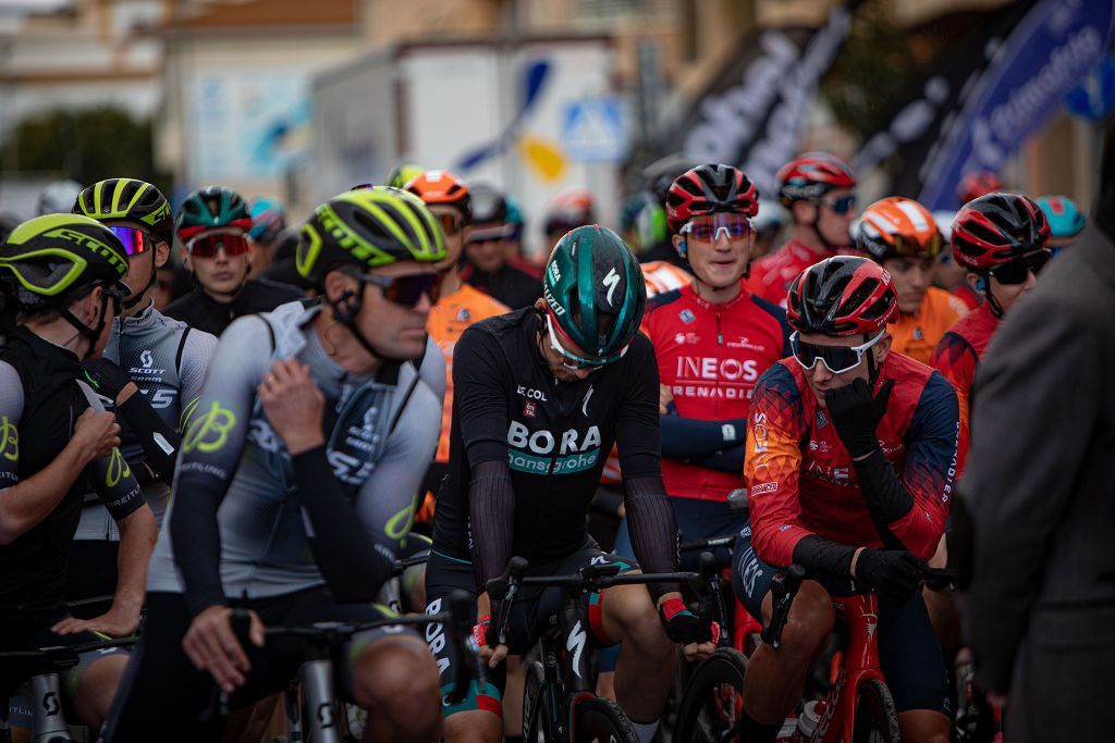 Salida de la Vuelta Ciclista a la Región de Murcia en San Javier