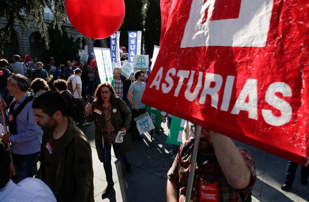 Los docentes asturianos se manifiestan en Oviedo