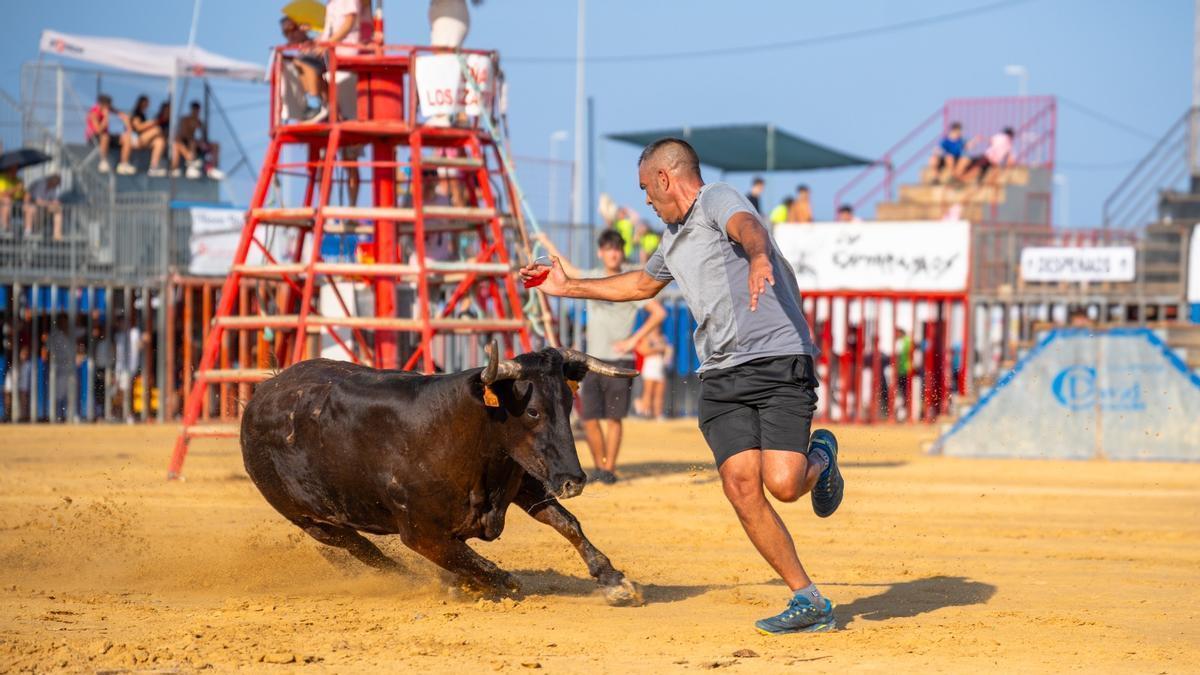 El inicio de las fiestas del Port de Sagunt, en imágenes