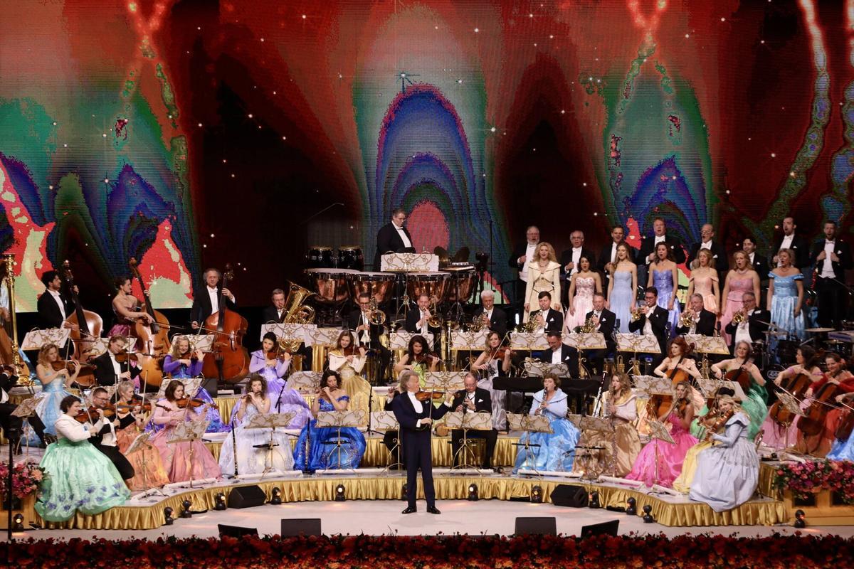 Nueva fiesta alegre y cálida en torno a la música a cargo de André Rieu Nueva fiesta alegre y cálida en torno a la música a cargo de André Rieu