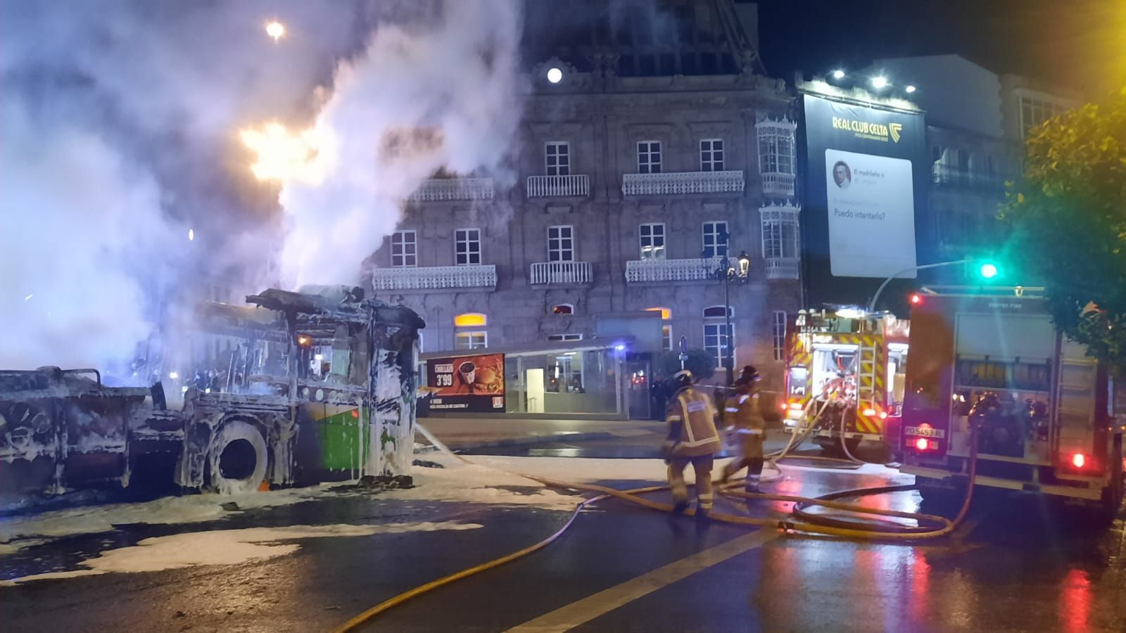 Incendio en un autobús en pleno centro de Vigo