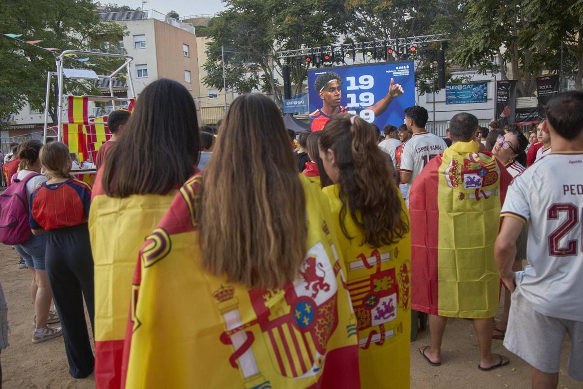 Les imatges de la concentració a Blanes per seguir la selecció espanyola