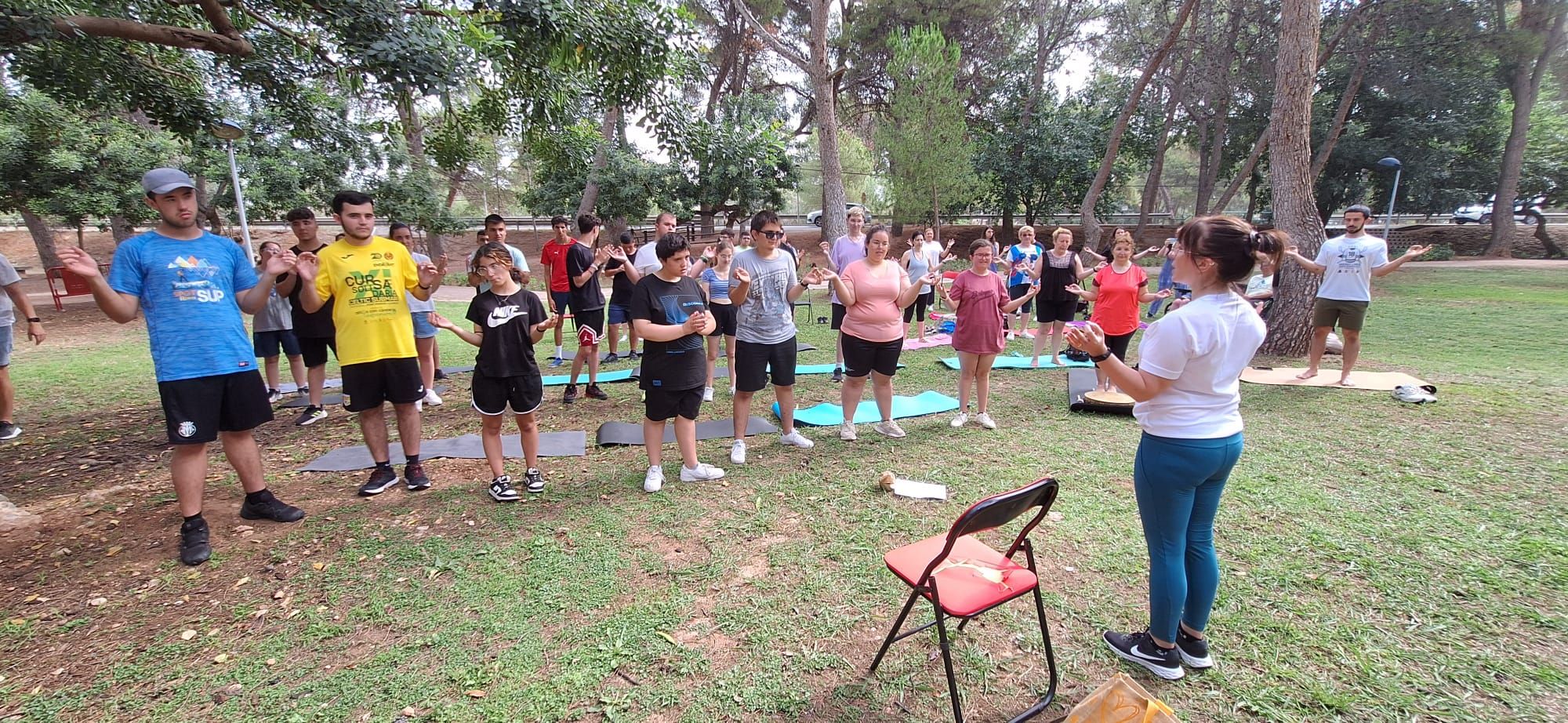 Las imágenes de la actividad de yoga inclusivo en el Termet de Vila-real