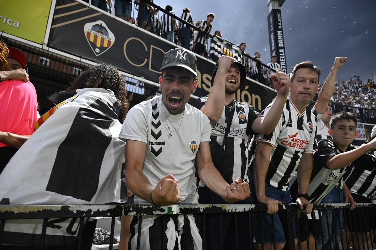 Galería | Castalia celebra el triunfo del Castellón en un partido que siempre será recordado Galería | Castalia celebra el triunfo del Castellón en un partido que siempre será recordado