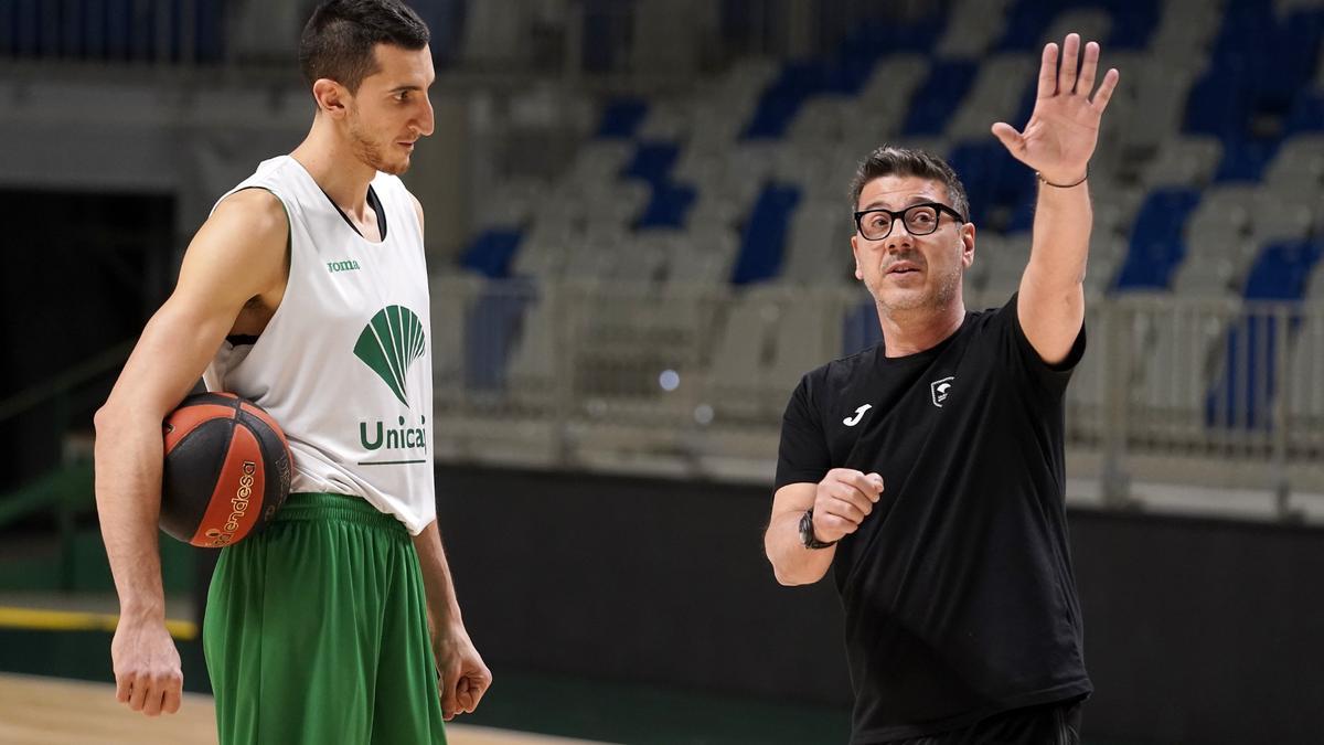 Primer entrenamiento de Dejan Kravic en el Carpena con el Unicaja