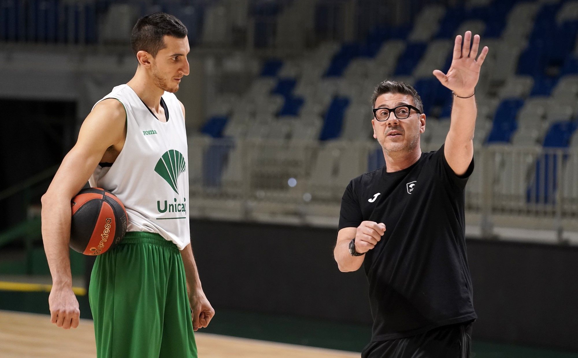 Primer entrenamiento de Dejan Kravic en el Carpena con el Unicaja