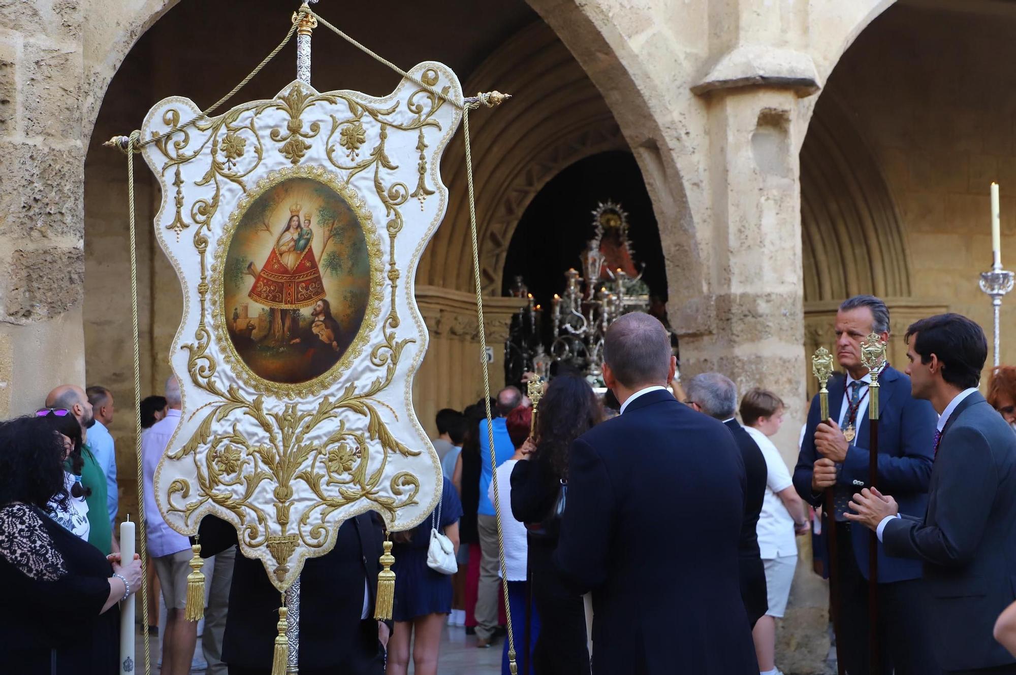 La procesión de la Virgen de Villaviciosa en imágenes