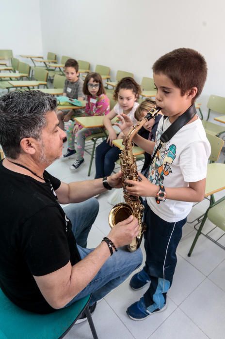 Alumnos de Benidorm visitan el conservatorio