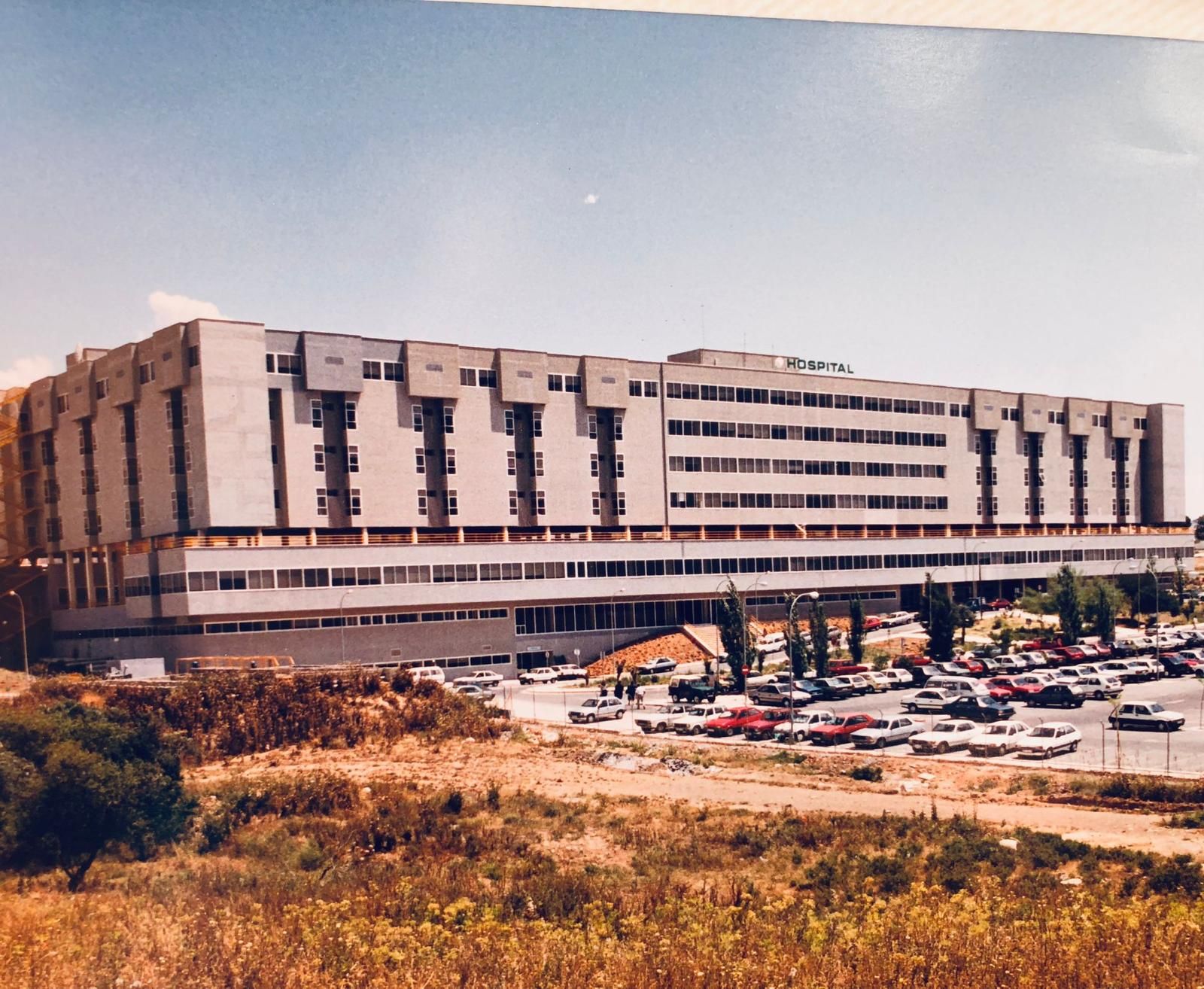 Imagen antigua del Hospital Clínico de Málaga, que este 2024 cumple 35 años.