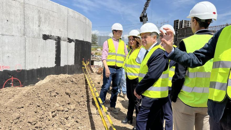Visita institucional a las obras de la depuradora de Pozoblanco.