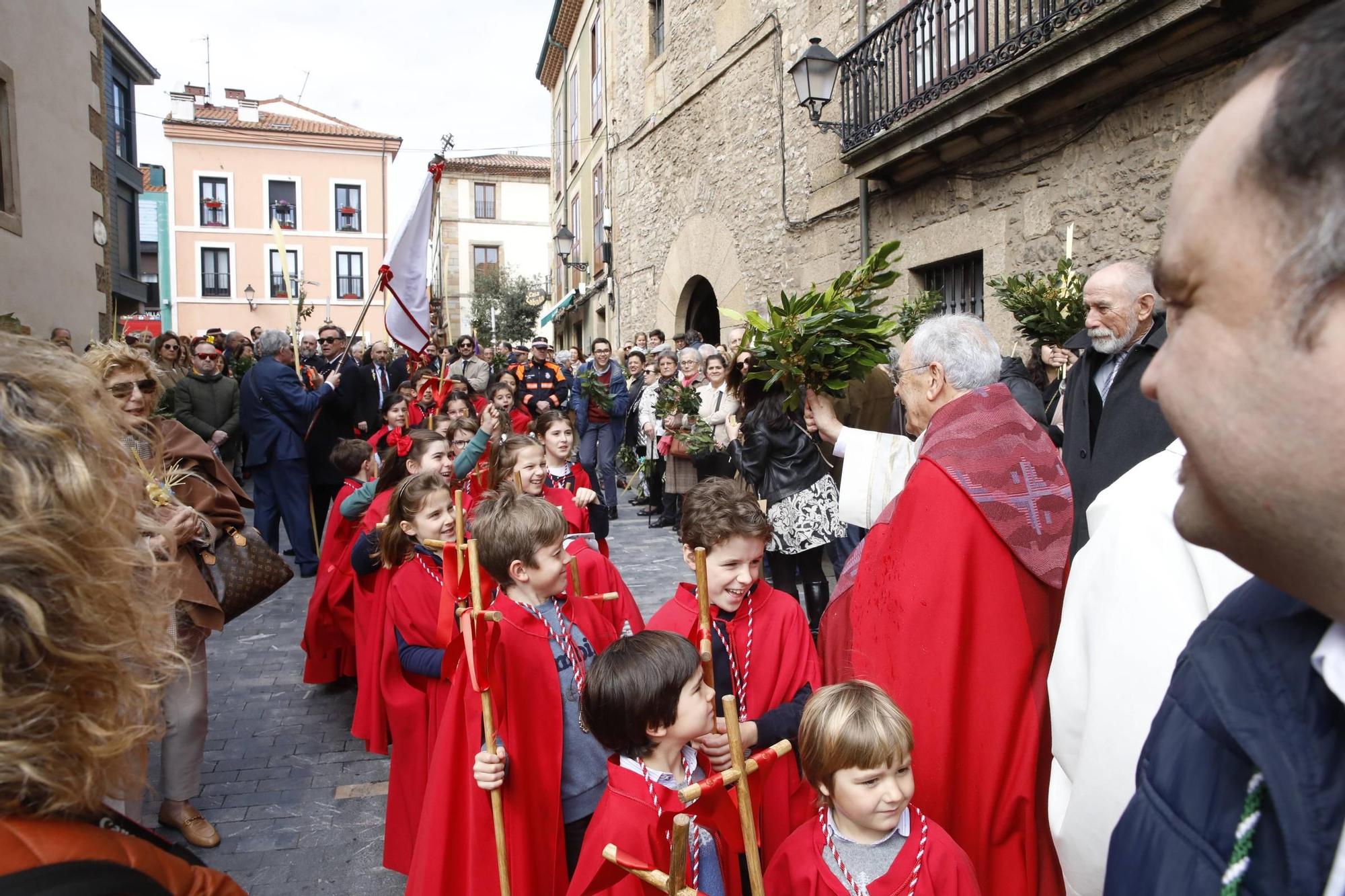 EN IMÁGENES: Gijón procesiona para celebrar el Domingo de Ramos