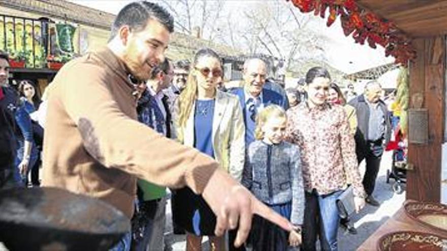 Cuatro carros van a concurso con las reinas de jurado