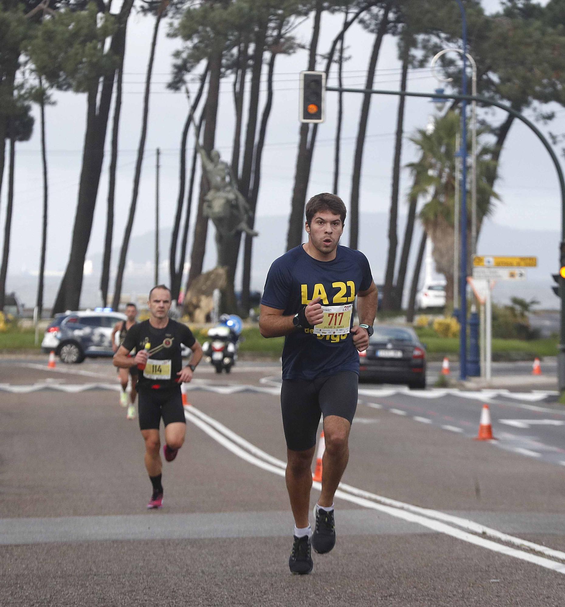 Saad Slimani y Esther Valiño conquistan la Medio Maratón de Vigo