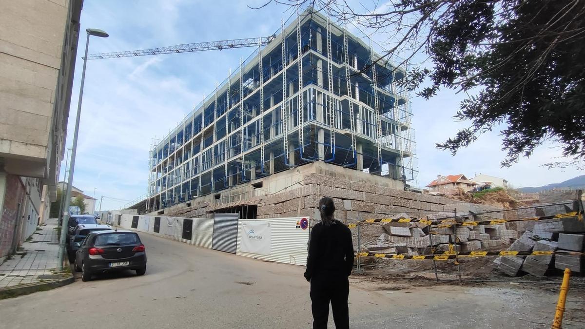 Construcción de un edificio de viviendas en Redondela
