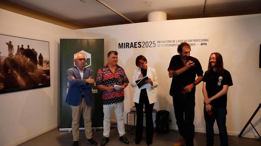 De la tragedia en Líbano a la apicultura en Muniellos: las fotografías que se pueden disfrutar en el &quot;Miraes&quot; 2025 de Gijón