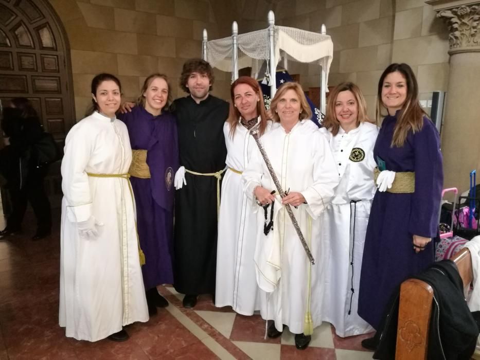 Procesión en el colegio El Monte