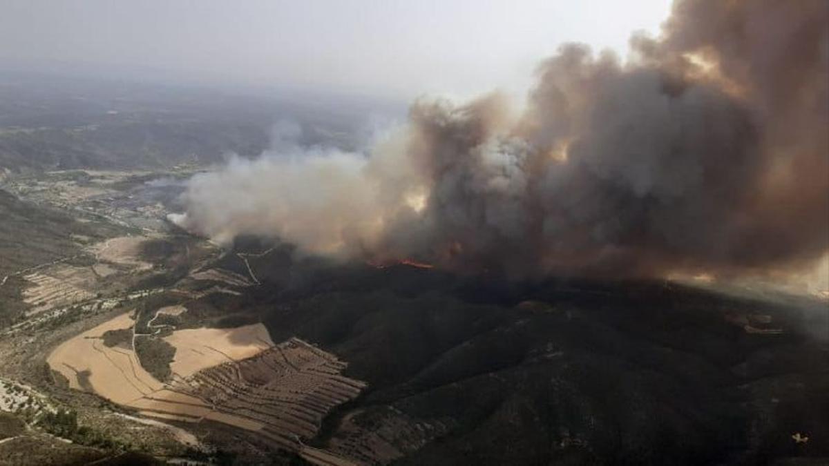 Vista aérea del incendio de Nonaspe