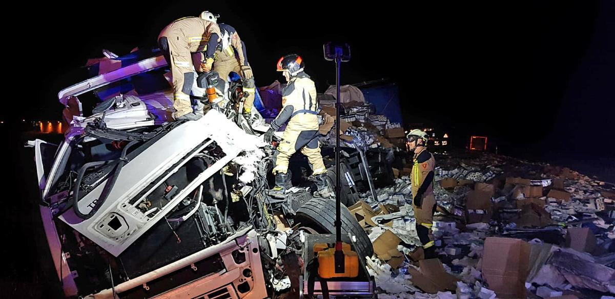 EN IMÁGENES | Los bomberos de la Diputación de Zaragoza cumplen 50 años salvando vidas