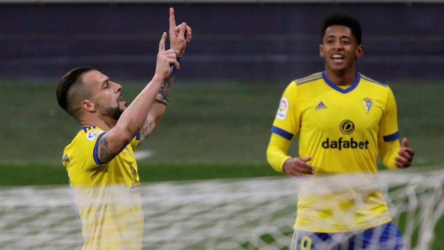 Negredo celebra su gol ante el Alavés.